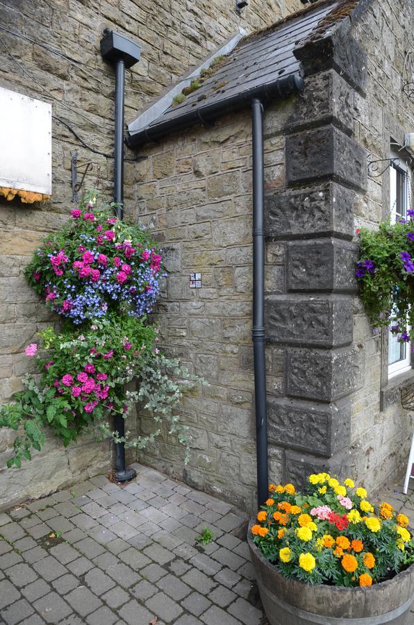 The Belted Will Inn Farlam ภายนอก รูปภาพ