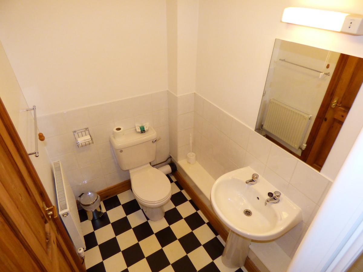 The Belted Will Inn Farlam ภายนอก รูปภาพ